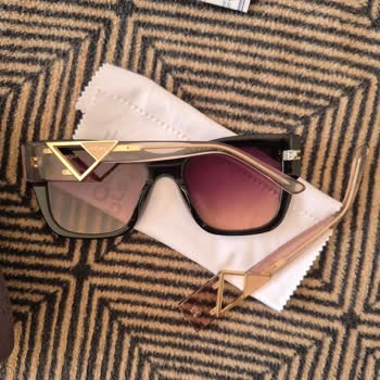 Gözlük Sapı Kırıldı, İletişim Sorunu Yaşıyorum