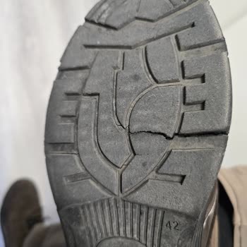 Greyder Ayakkabının Taban Sorunu Ve Yetersiz Müşteri Hizmeti