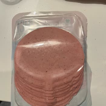 Salamın İçinde Anlaşılmaz Cisimler: Polonez Açıklama Yapabilir Mi?