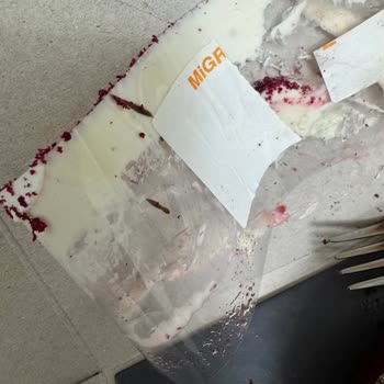 Migros'tan Aldığım Pasta Taze Değildi Ve Çürümüştü