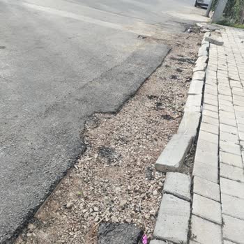 Mahalledeki Asfaltlama Sorununun Çözüm Bekliyor