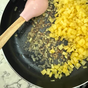 Yapışmaz Tava Hayal Kırıklığı: Ürün Değişimi Talebi