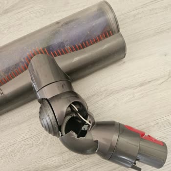 Dyson V15 Başlığı Kendiliğinden Kırıldı