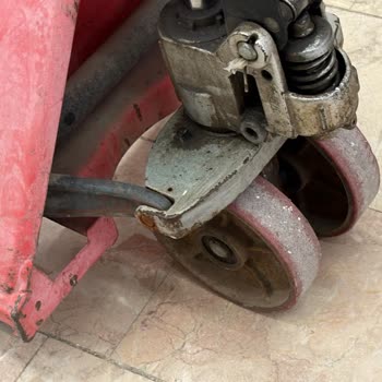 Şok Marketin Gürültü Problemi Ve Müşteri İlgisizliği