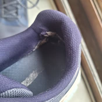 Skechers Ayakkabıda Beklenmedik Kumaş Açılması