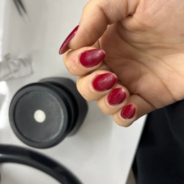 Geç Kalan Uzman Ve Kötü Tırnak Deneyimi