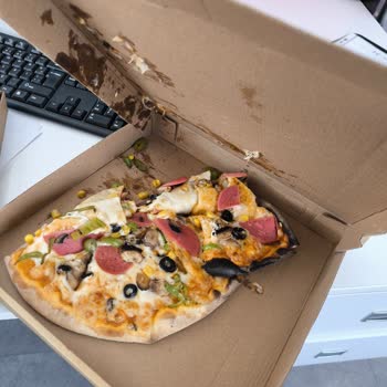 Kötü Pizza Teslimatı Ve Yetersiz Müşteri Hizmeti