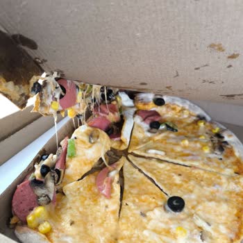 Kötü Pizza Teslimatı Ve Yetersiz Müşteri Hizmeti