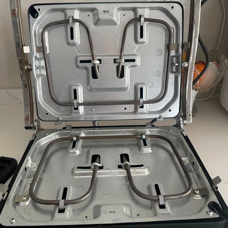 Isınmayan Tost Makinesi Ve Yetersiz Teknik Servis