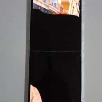 Katlanır Telefonun Ekran Sorunları Ve Servis Çilesi