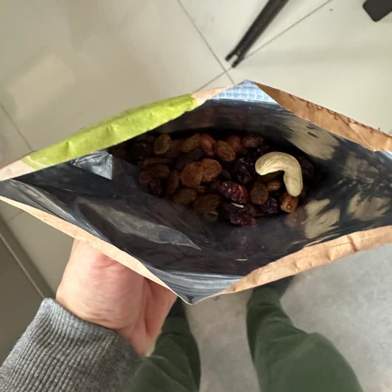 Tadım Kuruyemiş Karışımı: Kuru Üzüm Baskını!