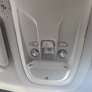 Serviste Tavan Lambası Hasarı Ve İletişim Sorunları