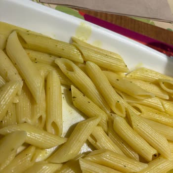 Taksim Şubesinde Çiğ Tavuk Ve Kuru Makarna Hayal Kırıklığı