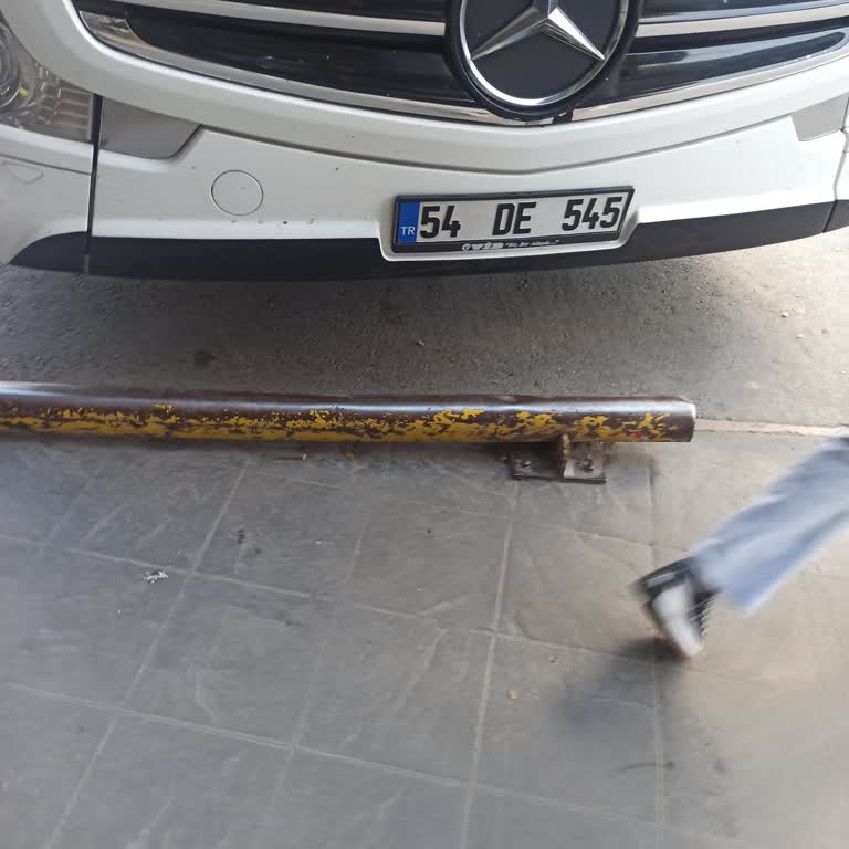 Kapalı Alanda Sigara İçen Şoförle Rahatsız Edici Yolculuk