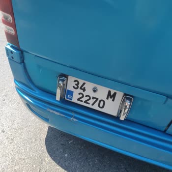 Tehlikeli Minibüs Yolculuğu: Şoförün Sürüşü Hayatımızı Riske Attı