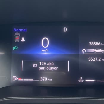 Renault Clio 2024: Akü Uyarıları