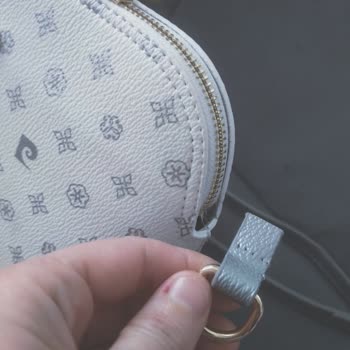 Pierre Cardin Çantanın Sapı Koptu
