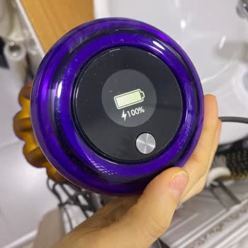 Dyson V15 Süpürge Kendi Kendine Kapanıyor: Acil Çözüm Bekliyorum!