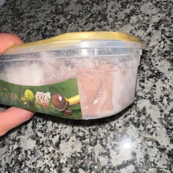 Migros Hemen'den Gelen Kırık Dondurma Kutusu Ve Yetersiz Müşteri Hizmeti