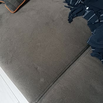 Koltuk Takımında Kalıcı Lekeler Ve Renk Solması