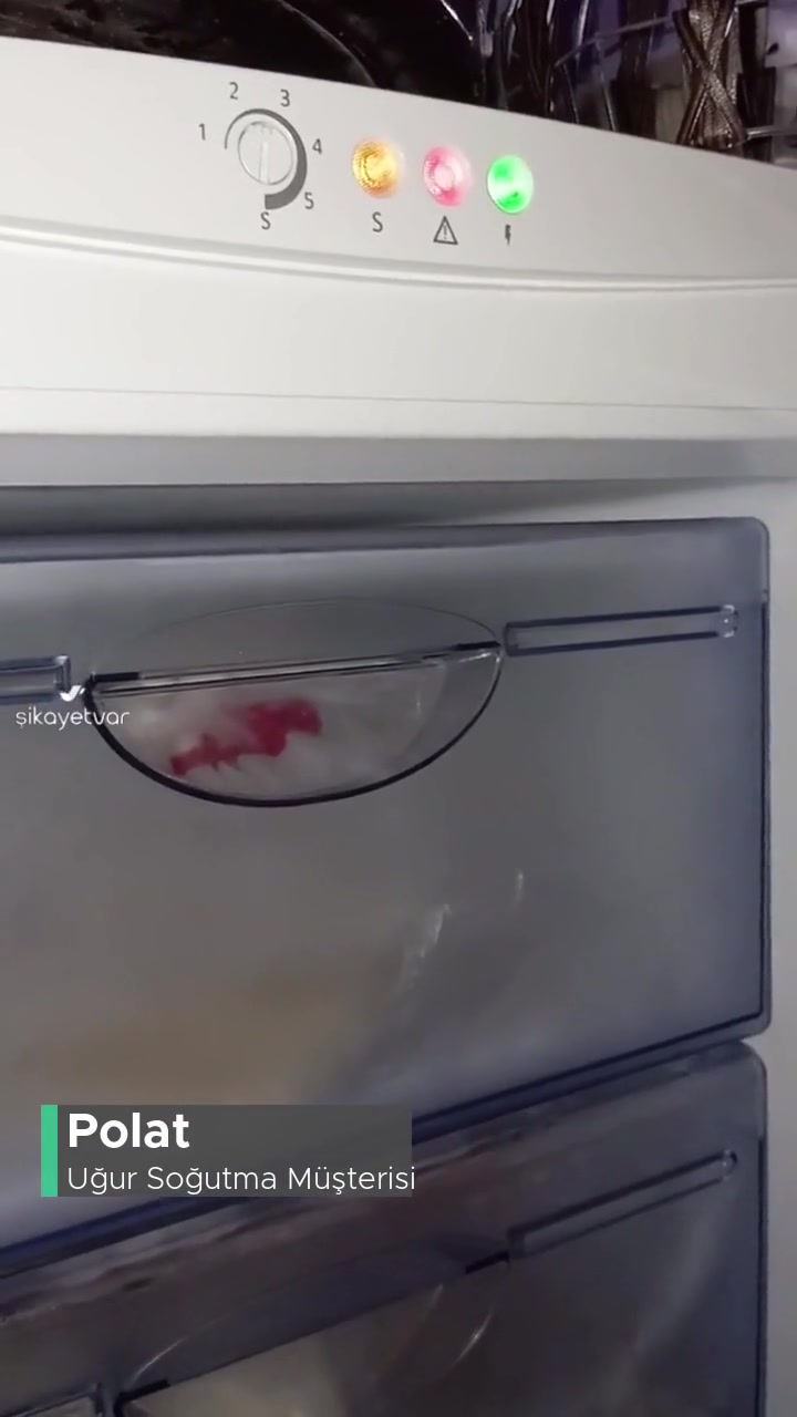 Uğur Dikey Dondurucu Işıkları Sürekli Yanıyor! videonun kapak resmi