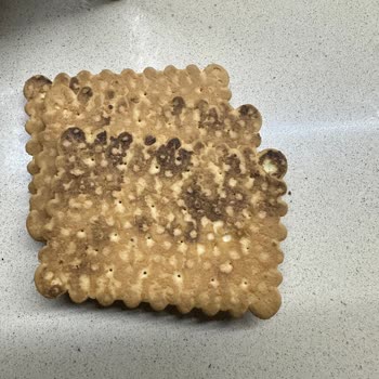 Yanmış Görünen Bisküviler: Eti'den Beklenmeyen Bir Durum