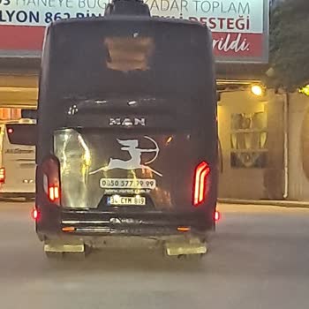 Varan Turizm Şoförü Çarpıp Kaçtı, Yolcuların Hayatı Tehlikede