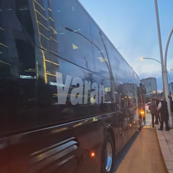 Varan Turizm Şoförü Çarpıp Kaçtı, Yolcuların Hayatı Tehlikede