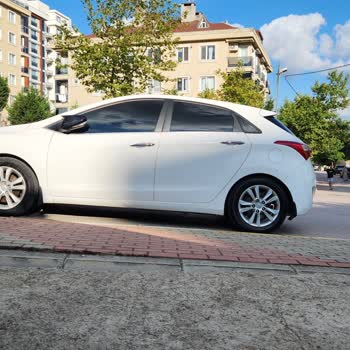 Hyundai İ30 Kelebek Camı Krom Çıtası Sorunu Ve Yedek Parça Arayışı