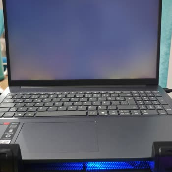 Lenovo İdeapad Slim 3'te Işık Sızması Sorunu