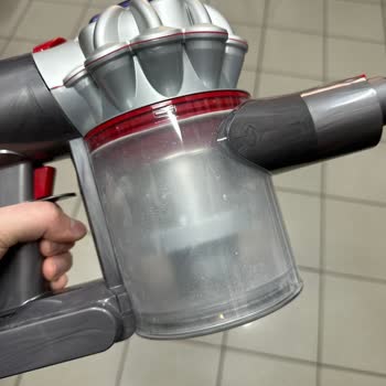 Dyson V8 Süpürgemin Toz Haznesi Sorunu