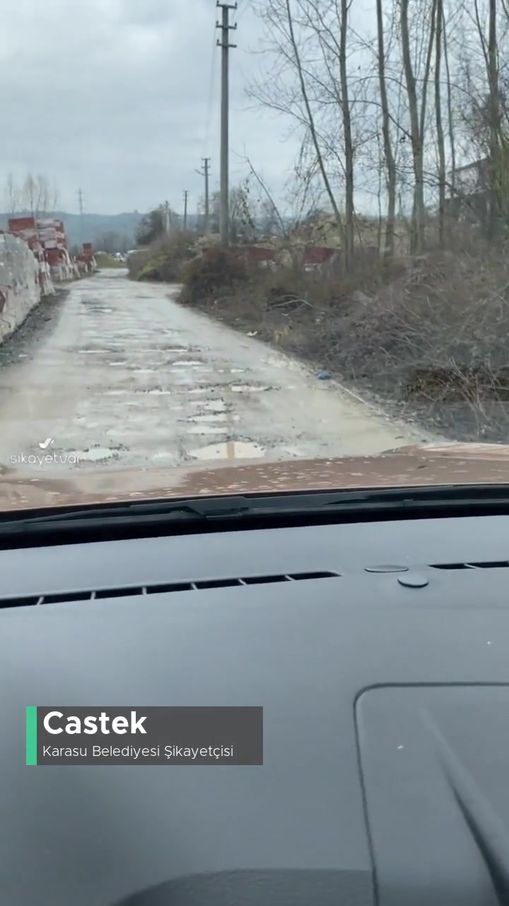 Karasu Belediyesi Bari Yolları Yap! Yapamıyorsan Bir Mıcır At! videonun kapak resmi