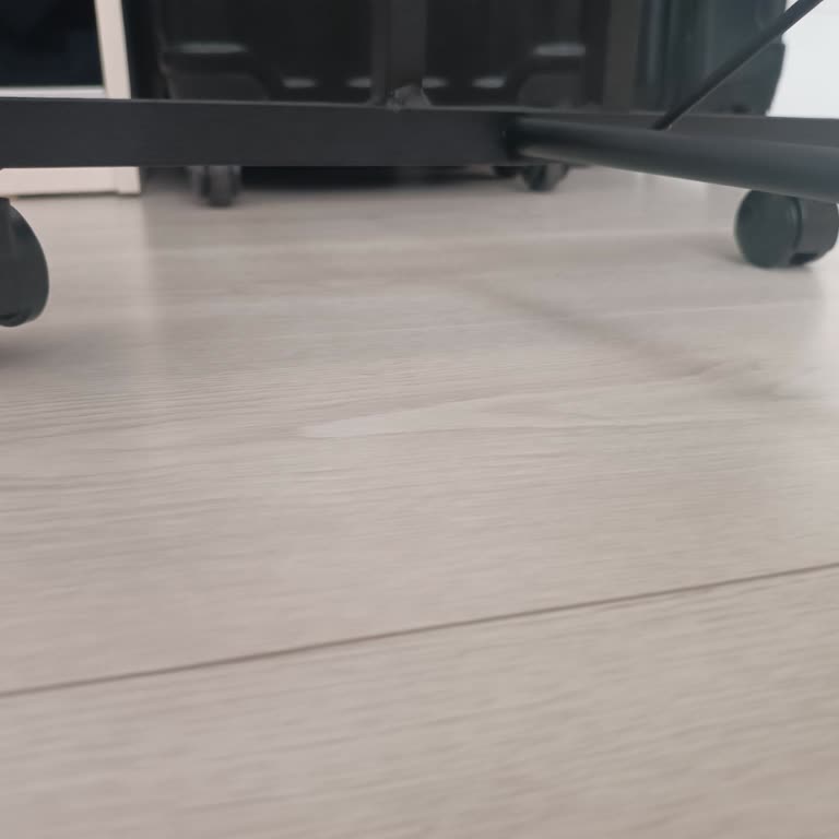 Retohome Mağazasından Alınan Ayaklı Askının Denge Sorunu Ve İlgisizlik