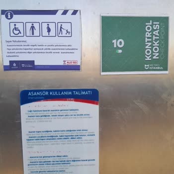 Zincirlikuyu Metrobüs Durağındaki Asansör Tehlikesi