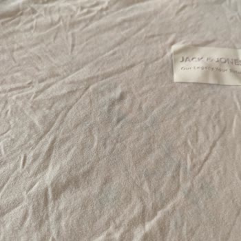 Leke Çıkarıcı Ürün Tişörtleri Mahvetti