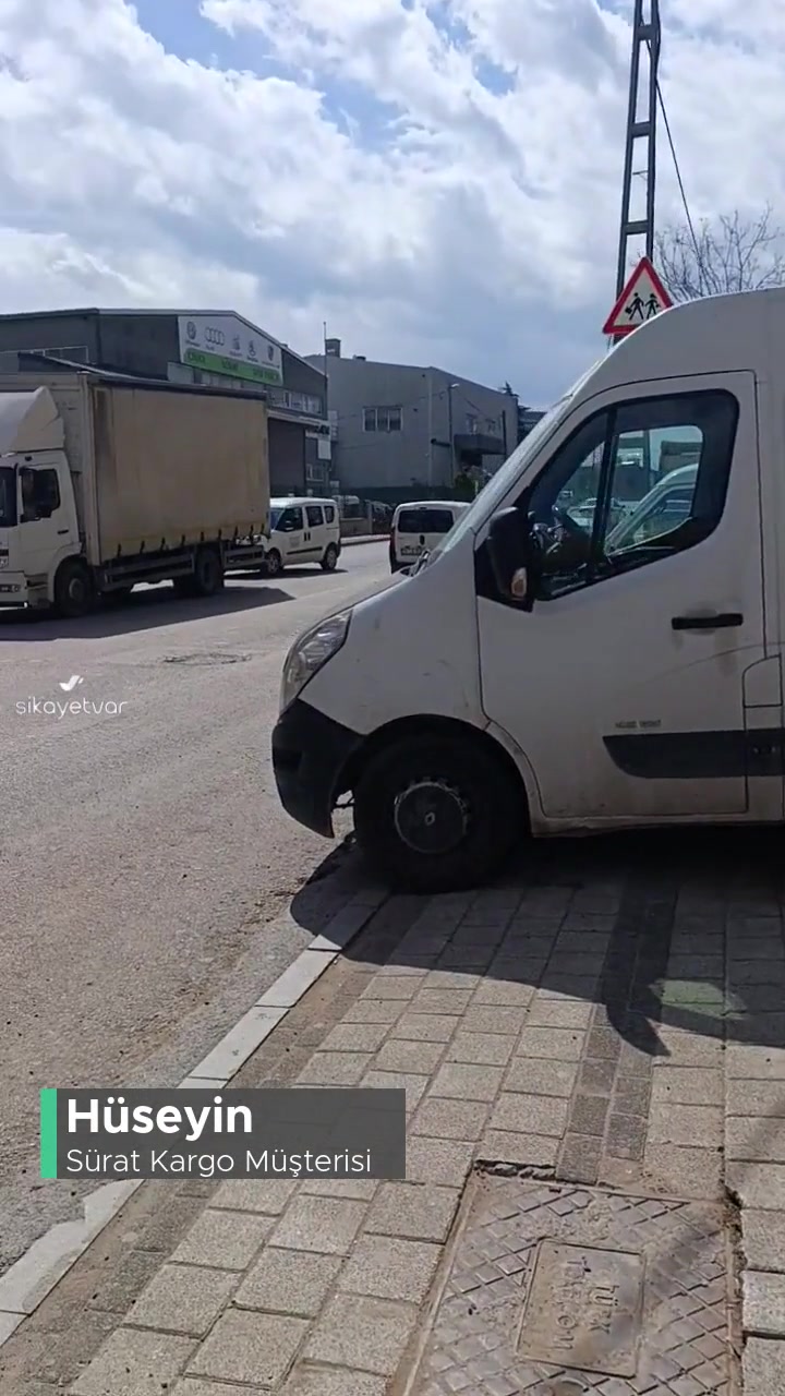 Sürat Kargo Çalışma Günlerinde Kapalı Ve Kargo Dağıtımda Diyorlar Ama videonun kapak resmi
