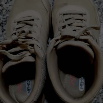 Skechers Dynamight 2 Schuhe rissen nach kurzer Nutzung trotz trockener Bedingungen