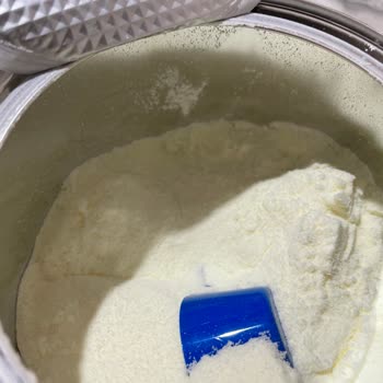 Hipp Bebek Mamasında Hijyen Sorunu: Paket İçinden Çıkan Kıl