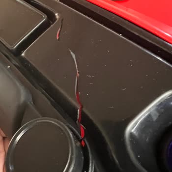 Kırık Akülü Araba: Çocuğumun Hayal Kırıklığı