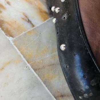 Ayakkabının Taşları Kısa Sürede Düşüyor: Müşteri Memnuniyetsizliği
