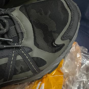 Skechers Outdoor-Schuh 2-3 Monate nach Gebrauch beschädigt keine Reklamation anerkannt.