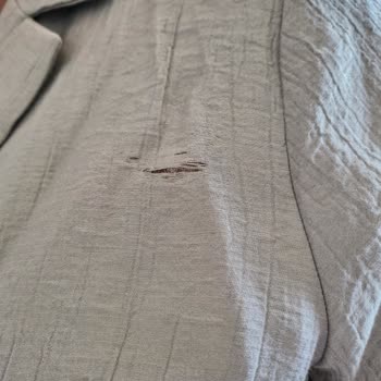 LCW Siparişlerinde Yırtık Ve Özensiz Teslimat Sorunu