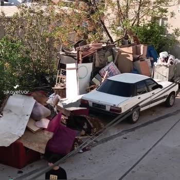 Bayraklı Belediyesi Mahallemizde Çöp Olayı