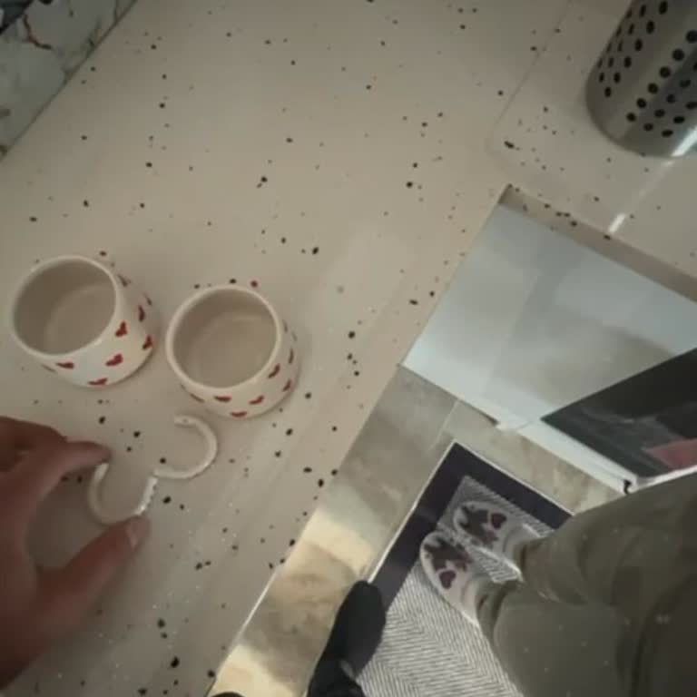 Kırık Fincan Takımları: İade Yerine Yenisi Gönderilmeli