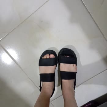 Güneşte Çekilen Sandalet Ve Garanti Sorunu