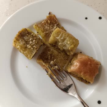 Bozuk Tatlı Ve Yetersiz Malzeme Sorunu
