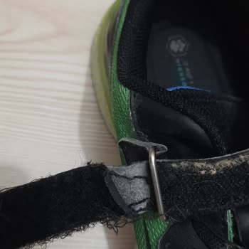 Ayakkabıda Sürekli Sorun Ve Mağaza İlgisizliği