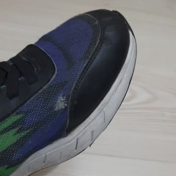 Ayakkabıda Sürekli Sorun Ve Mağaza İlgisizliği