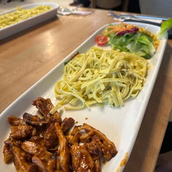 Soğuk Ve Az Porsiyonlar, İlgisiz Hizmet