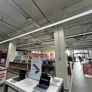 Media Markt Mağazasında İlgisiz Çalışanlar